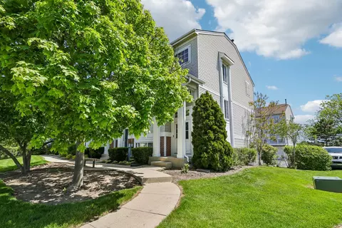 9355 Harrison St, Des Plaines, IL 60016