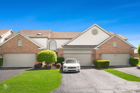14 Corinth Ct, Tinley Park, IL 60477