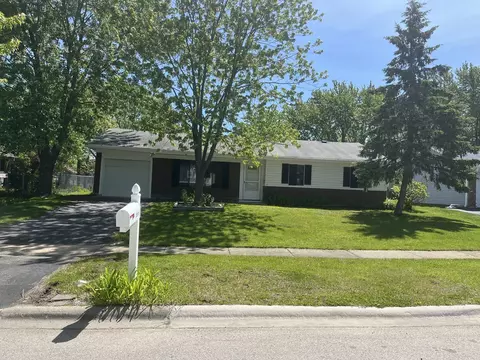 3915 Greenbay Dr, Hanover Park, IL 60133
