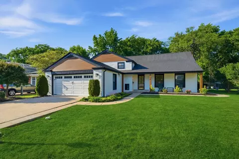 12 W Pickwick Rd, Arlington Heights, IL 60005