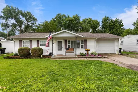 1003 E Fairview Dr, Tuscola, IL 61953