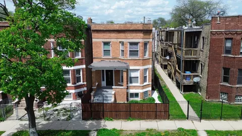 4906 W Erie St, Chicago, IL 60644