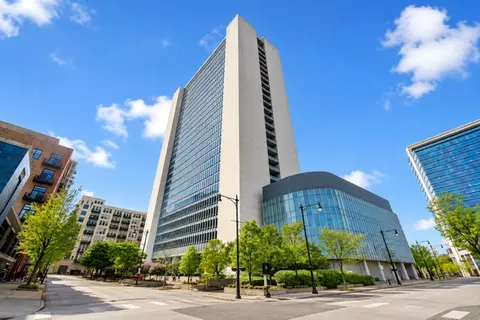 500 W Superior St #604, Chicago, IL 60654
