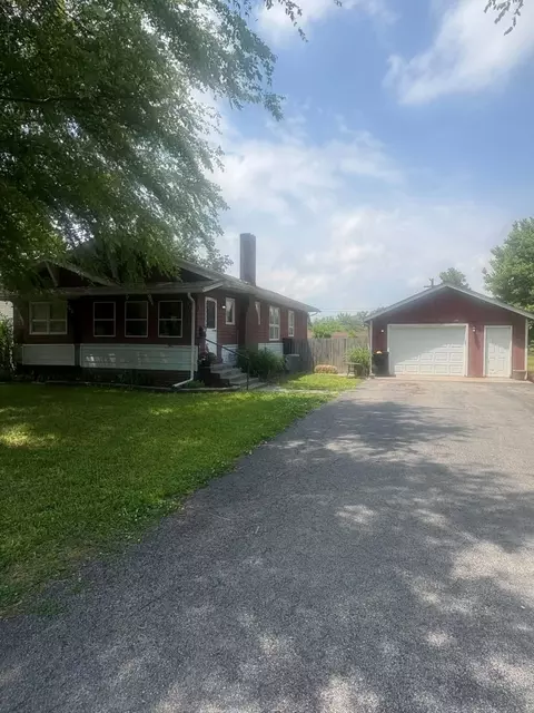 218 Wilcox St, Zeigler, IL 62999