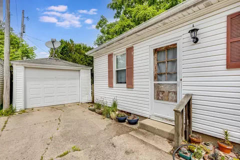 Exterior - 1004 W John St, Champaign, IL 61821 photo 2 of 3