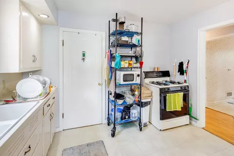 Kitchen - 1004 W John St, Champaign, IL 61821 photo 2 of 3