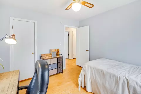 Bedroom - 1004 W John St, Champaign, IL 61821 photo 4 of 5