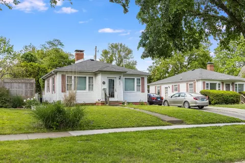 1006 W John St, Champaign, IL 61821