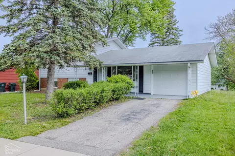 430 Bode Rd, Hoffman Estates, IL 60169