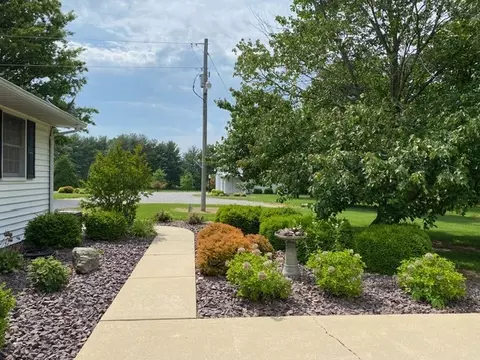 Exterior - 11426 E Radisson, Mount Vernon, IL 62864 photo 17 of 20