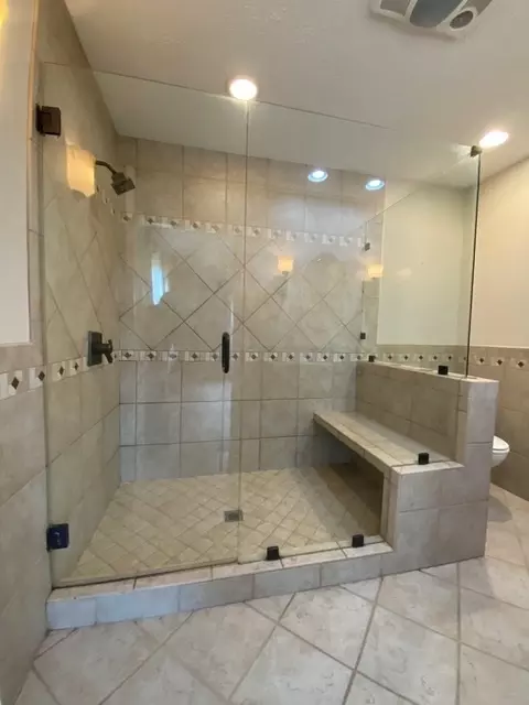 Bath - 11426 E Radisson, Mount Vernon, IL 62864 photo 2 of 4