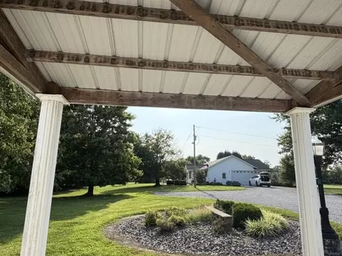 Exterior - 11426 E Radisson, Mount Vernon, IL 62864 photo 10 of 20