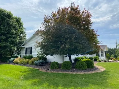 Exterior - 11426 E Radisson, Mount Vernon, IL 62864 photo 5 of 20