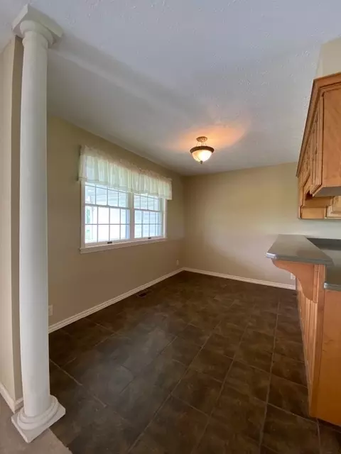 Dining - 11426 E Radisson, Mount Vernon, IL 62864 photo 1 of 1