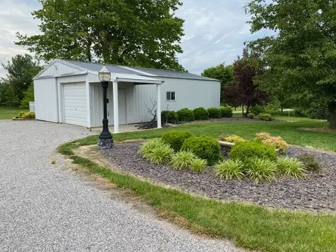 Exterior - 11426 E Radisson, Mount Vernon, IL 62864 photo 9 of 20