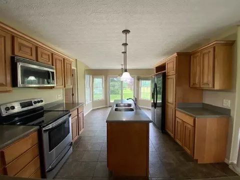 Kitchen - 11426 E Radisson, Mount Vernon, IL 62864 photo 1 of 6