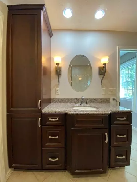 Bath - 11426 E Radisson, Mount Vernon, IL 62864 photo 3 of 4