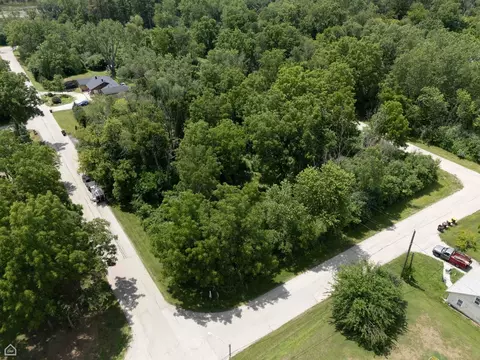000 Carmen Ave, Mchenry, IL 60050 photo 2