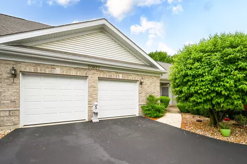 20827 W Honeysuckle Ct, Plainfield, IL 60544