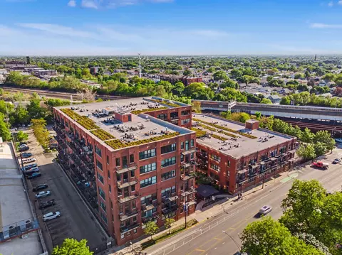 2323 W Pershing Rd #519, Chicago, IL 60609