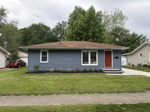 207 Magnolia Dr, Bloomington, IL 61701