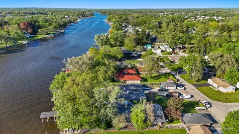 View/Area - 1423 N River Rd, Mchenry, IL 60051 photo 5 of 11