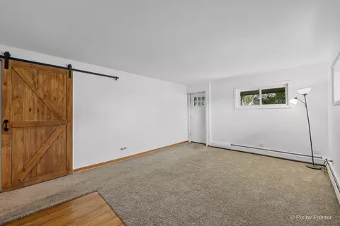 Living - 1423 N River Rd, Mchenry, IL 60051 photo 4 of 5