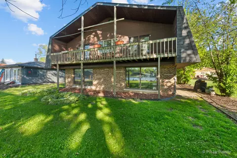 Exterior - 1423 N River Rd, Mchenry, IL 60051 photo 6 of 18