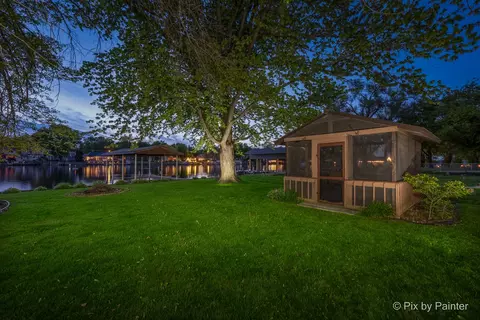 Exterior - 1423 N River Rd, Mchenry, IL 60051 photo 2 of 18