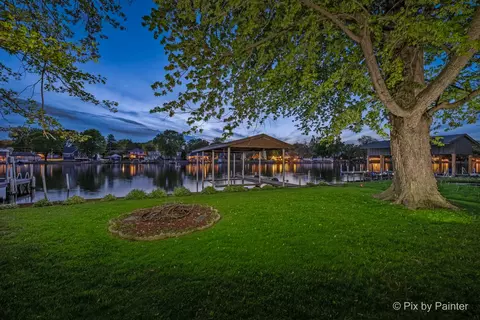 Exterior - 1423 N River Rd, Mchenry, IL 60051 photo 3 of 18