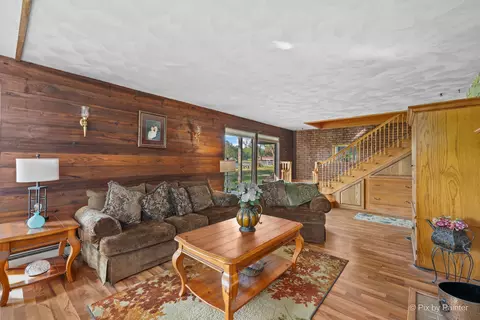 Living - 1423 N River Rd, Mchenry, IL 60051 photo 2 of 5
