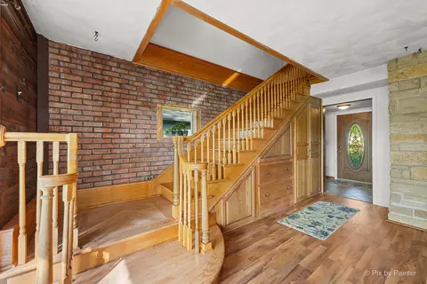 Entry Way - 1423 N River Rd, Mchenry, IL 60051 photo 2 of 4