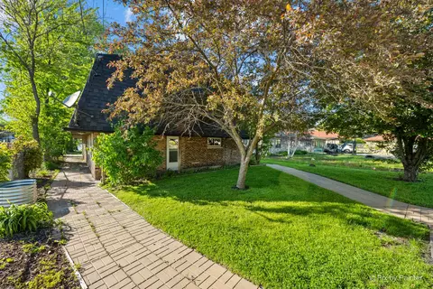 Exterior - 1423 N River Rd, Mchenry, IL 60051 photo 16 of 18