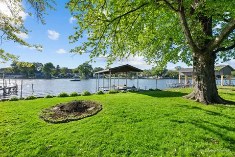 Exterior - 1423 N River Rd, Mchenry, IL 60051 photo 14 of 18