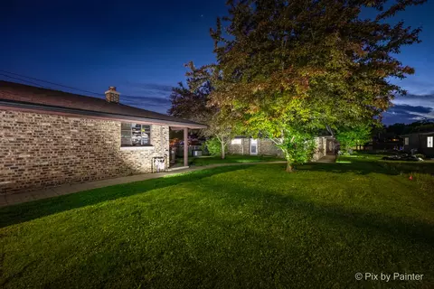 Exterior - 1423 N River Rd, Mchenry, IL 60051 photo 5 of 18