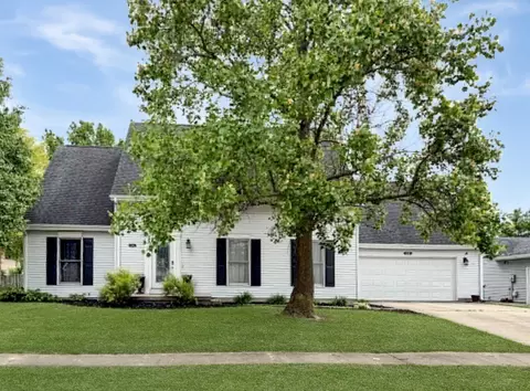 1008 Ascot Dr, Rantoul, IL 61866
