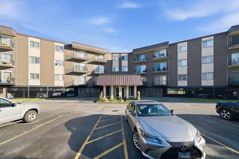 9840 S Pulaski Rd #310, Oak Lawn, IL 60453