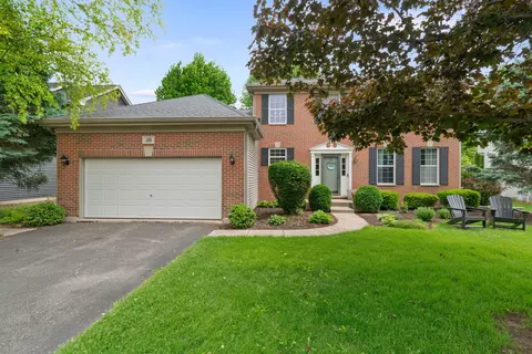 110 Saint Germain Pl, Saint Charles, IL 60175