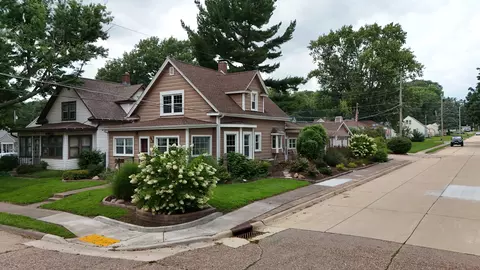 940 Jones St, Bettendorf, IA 52722