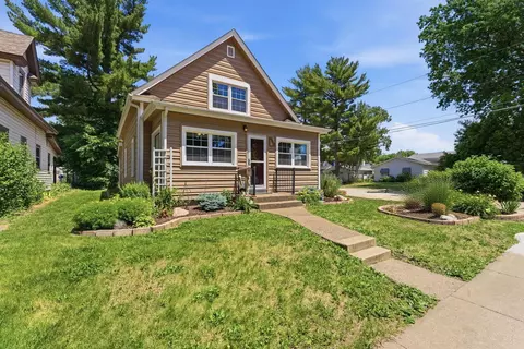 940 Jones St, Bettendorf, IA 52722