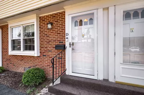 415 Park Ave #D, River Forest, IL 60305