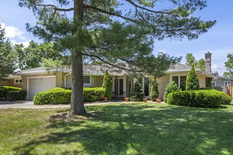 514 S Owen St S, Mount Prospect, IL 60056
