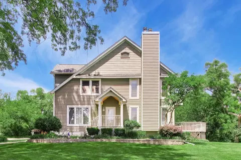 24 W066 St Charles Rd, Wheaton, IL 60187