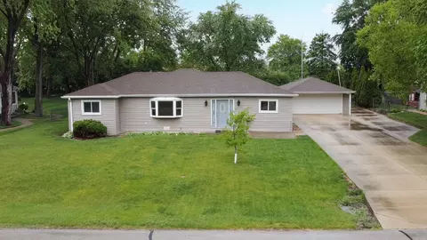 440 Aster Ln, Hoffman Estates, IL 60169
