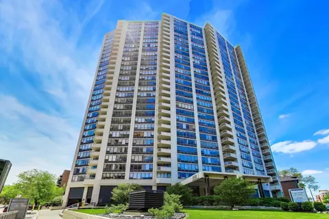 3930 N Pine Grove Ave #1815, Chicago, IL 60613