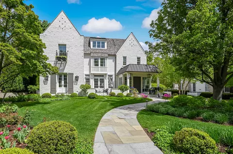 121 E 4th St, Hinsdale, IL 60521