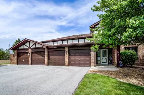 9822 W Mill Dr #B2, Palos Park, IL 60464