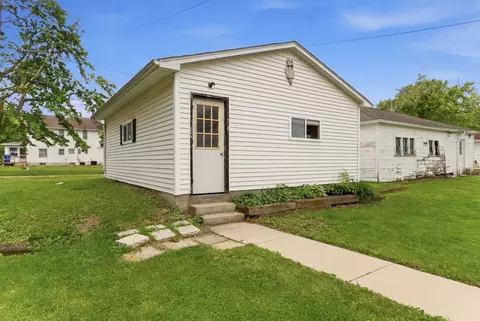 Exterior - 115 E Waupansie St, Dwight, IL 60420 photo 6 of 7