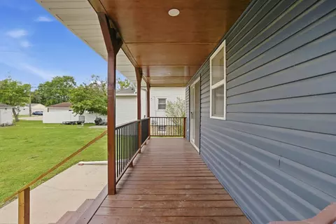 Exterior - 115 E Waupansie St, Dwight, IL 60420 photo 3 of 7