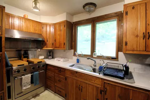 Kitchen - 1843 N River Rd, Algonquin, IL 60102 photo 1 of 1